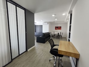 Exclusive Apartment | Living area | LED TV - Quijano Hotel - Aparts & Suites (Montevideo)