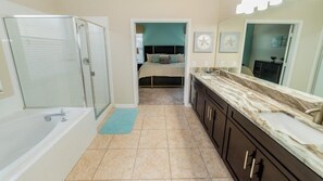 Room - Lovely 5 Bedroom Villa in the Windsor Palms Resort (Kissimmee)