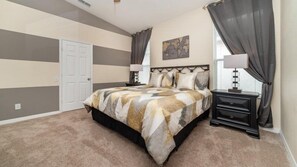 4 bedrooms, desk, free WiFi - Spacious 4 Bedroom 3 Bath Pool Home Close to Disney (Kissimmee)