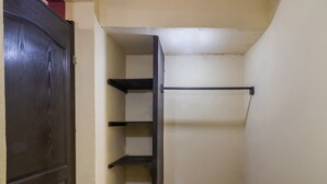 Superior Room, 2 Queen Beds | Bathroom | Shower, free toiletries, towels, soap - OYO Hotel Hacienda del Angel (Parras)