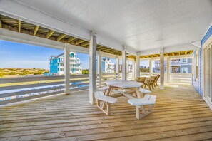 Outdoor dining - Premier Oceanfront Dog Friendly w/ Pool, Elevator, Hot Tub, Theater, Game Rooms (Salvo)