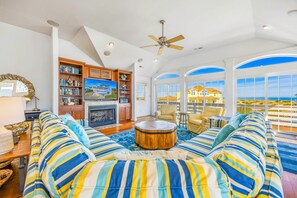 Smart TV, videojuegos, reproductor de DVD, mesa de ping pong