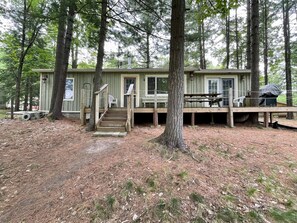 Exterior - Cute cabin on the river! steps away for hunting! Book Week/Month for discount!!! (Gladwin)