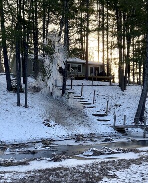 Exterior - Cute cabin on the river! steps away for hunting! Book Week/Month for discount!!! (Gladwin)