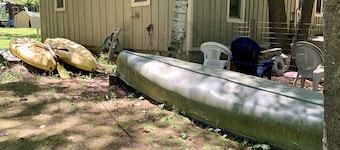 Cute cabin on the river! steps away for hunting! Book Week/Month for discount!!!