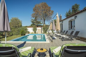 Pool - Cheap and nice holiday flat with pool (Barat)