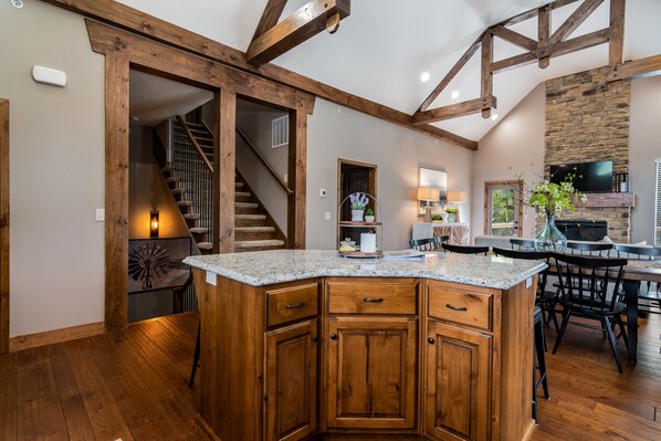 Dining - Zero-Entry Pool, Game Room, Trails & Hot Tub! (Hollister)