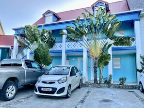 Property grounds - Nice romantic studio in the heart of Orient Beach, terrace and small garden (baie orientale)