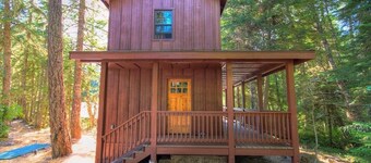 Doig Cabin: Support a great cause while on vacation!