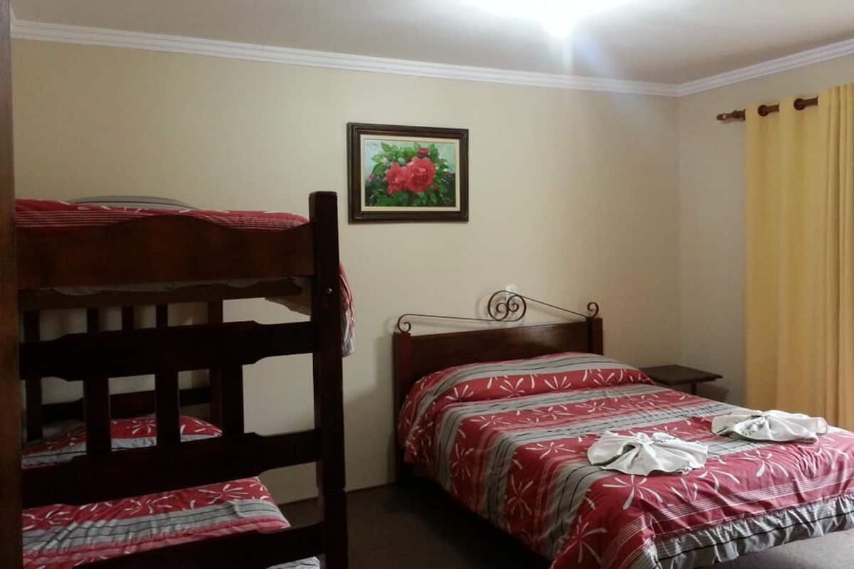 Quarto quádruplo tradicional | Roupa de cama