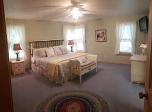 4 habitaciones, tabla de planchar con plancha y cuna de viaje 
