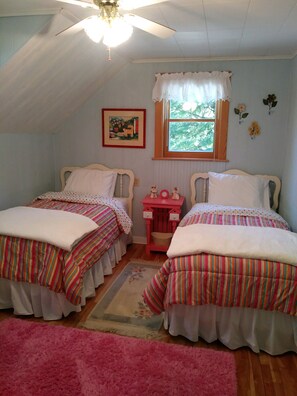4 bedrooms, iron/ironing board, travel cot, free WiFi