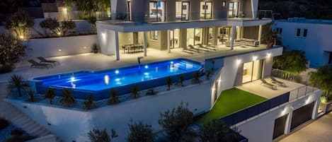 屋外プール、温水プール