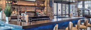 酒吧(店内)