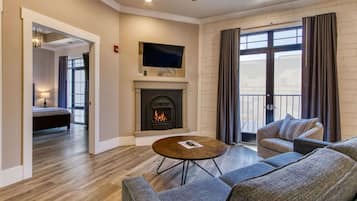 Suite, Multiple Beds, Accessible, Non Smoking (Efficiency) | Individually decorated, individually furnished, blackout curtains