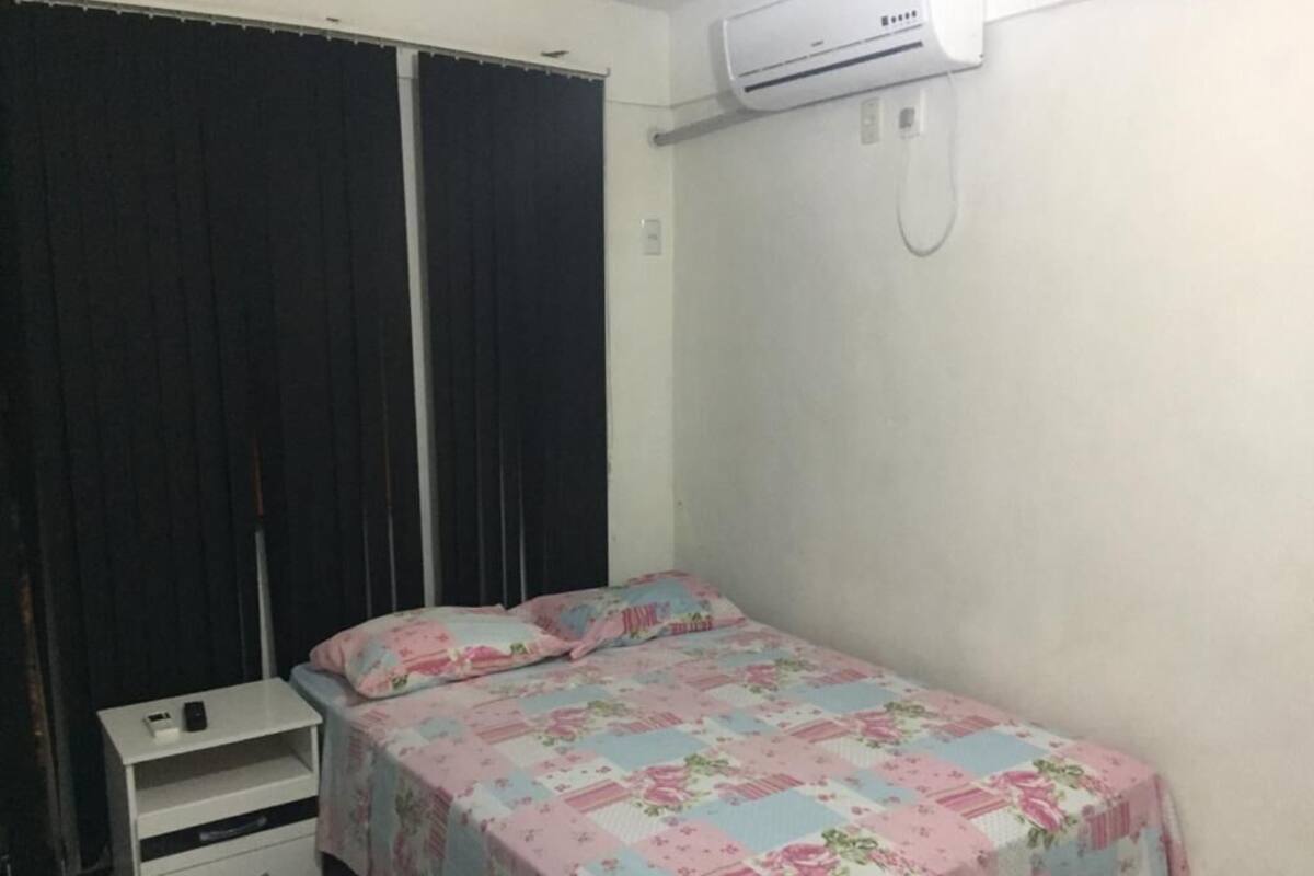 Minibar, free WiFi, bed sheets