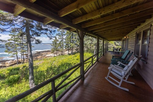 Oceanview Cabin Retreat in Southport
