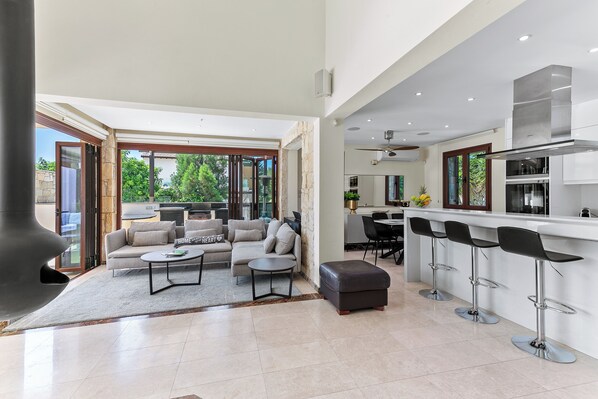 Villa | 4 bedrooms, iron/ironing board, cots/infant beds, free WiFi - Villa 35 - Poseidon in Kouklia (Kouklia)