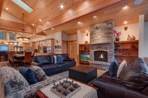 Foyer, table de baby-foot, table de ping-pong