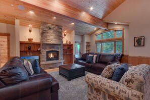 Foyer, table de baby-foot, table de ping-pong