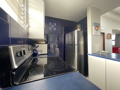 Ático en el paraíso! Moderno ático de 2 dormitorios en Guaynabo