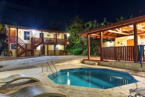 Innenpool, Außenpool