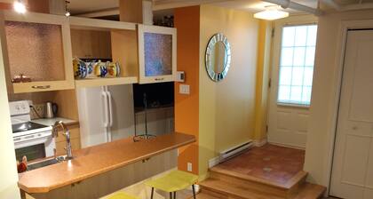 Montcalm apartment near the Plains of Abraham