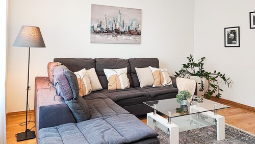 Central 2 Bedroom Apartment 85 qm 5 Minuten zu Fuß zum Trg Slobode