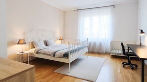 2 chambres, bureau, fer et planche à repasser, Wi-Fi gratuit