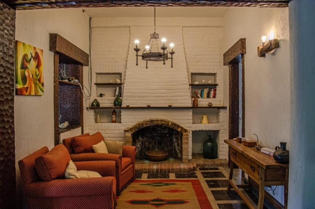 32-inch LED TV with satellite channels, TV