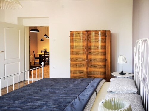 Central 2 Bedroom Suite 64 sq m in 5 Minutes Walk to Main Square