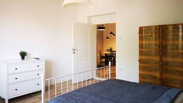 2 chambres, fer et planche à repasser, Wi-Fi gratuit, draps fournis