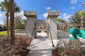 Children’s play area – outdoor