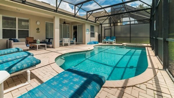 5 bedrooms, desk, travel crib, free WiFi