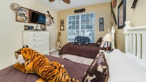 5 bedrooms, desk, travel crib, free WiFi