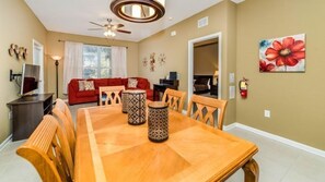 Fridge, microwave, oven, stovetop - Stunning 3 Bedroom 2 Bath Windsor Hills Condo (Kissimmee)