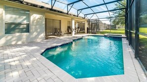 5 bedrooms, desk, travel cot, free WiFi