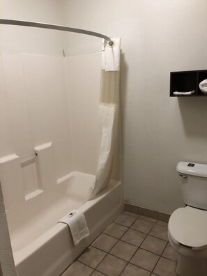Bathroom shower - Motel 6 Woodway, TX (Waco)