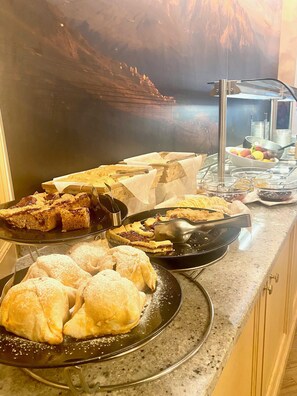 Free daily buffet breakfast - Hotel Olympia (Livinallongo del Col di Lana)