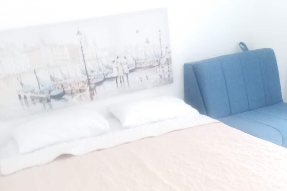 Apartamento luxo | 2 quartos, cofres nos quartos, espaço de trabalho para notebook
