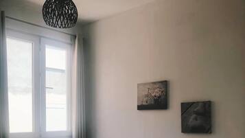 In-room safe, laptop workspace, free WiFi, bed sheets