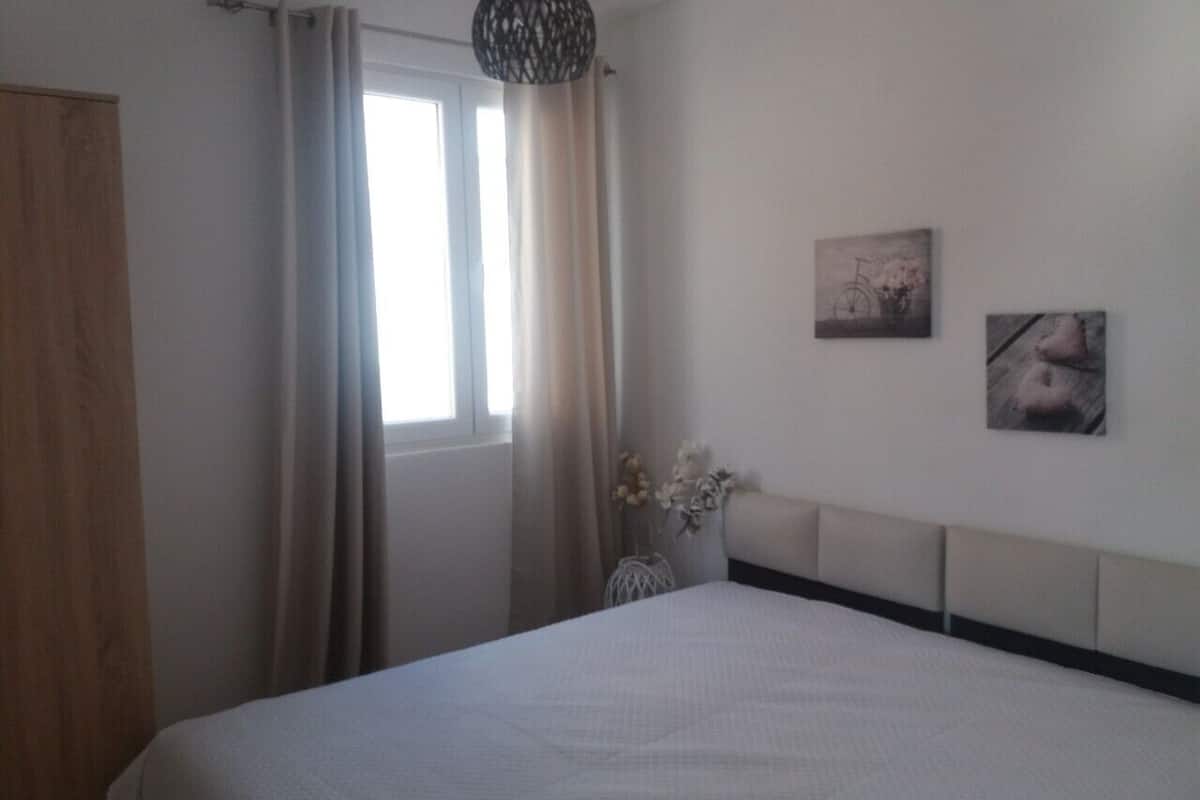 Apartment, 2 Schlafzimmer (1) | Zimmersafe, laptopgeeigneter Arbeitsplatz, kostenloses WLAN, Bettwäsche