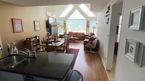 Interior - Luxury ski-in ski-out condo 603 on Whistler Blackcomb-spectacular mountain views (Whistler)