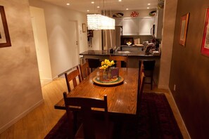 Dining - Luxury ski-in ski-out condo 603 on Whistler Blackcomb-spectacular mountain views (Whistler)