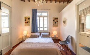 4 chambres, fer et planche à repasser, Wi-Fi, draps fournis
