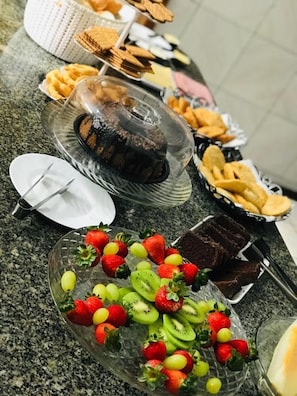 Tägliches inbegriffenes Frühstücksbuffet