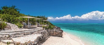TC Villas -Villa MaryJane -Private Tidal Beach w. Infinity Pool & Hot Tub