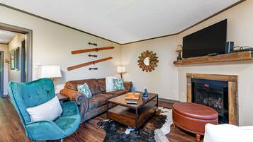 Télévision, cheminée