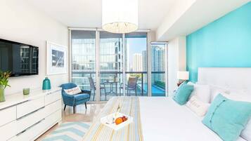 1 habitación, tabla de planchar con plancha, cuna de viaje y wifi