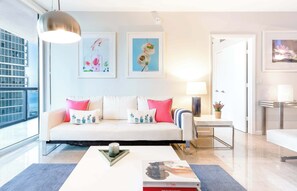 LED TV, Netflix, Hulu, streaming services